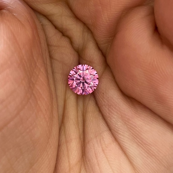 Certified, 2CT Pink Moissanite Diamond Loose (Hearts & Arrows) - Picture 4 of 16